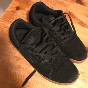 Etnies black shoes